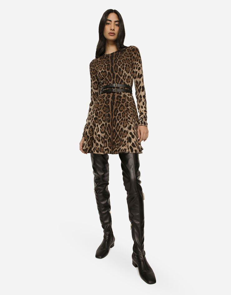 Dolce&Gabbana Короткое платье из кади с леопардовым принтом леопардовым принтом F6CPYTFSRKI
