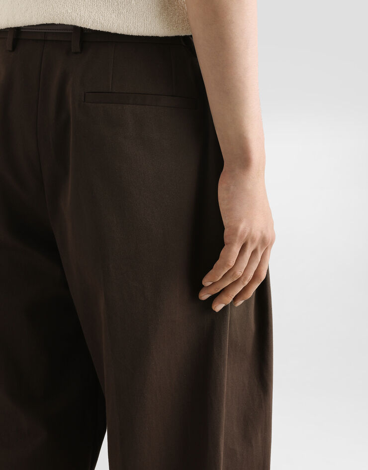 Dolce & Gabbana Pantaloni doppia pence in gabardina di cotone Marrone GP10DTFUFNV