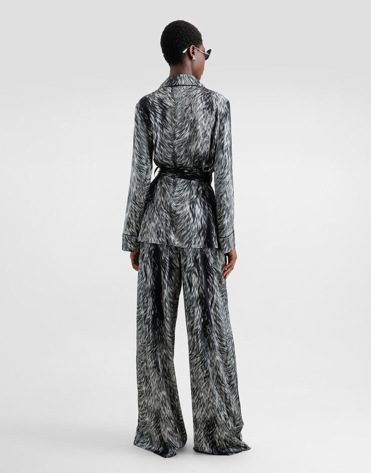 Dolce & Gabbana Pyjamabluse aus Seidensatin Fellprint Grau F5Q03TFSA7K