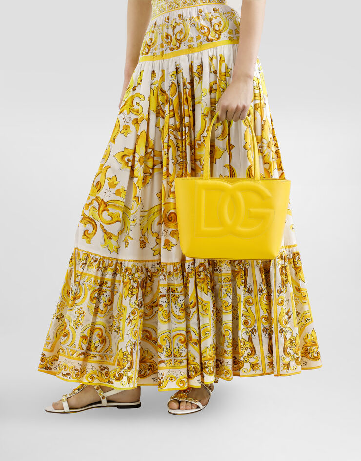Dolce & Gabbana Bolso shopper DG Logo Bag pequeño en piel de becerro Amarillo BB7337AW576