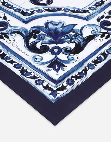 Dolce & Gabbana Pañuelo 140x140 de sarga con estampado de mayólica Multicolor FS209AGDAO3