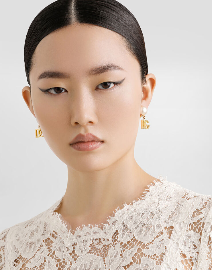 Dolce & Gabbana Earrings with DG logo and pearl Gold WEO2N1W1111