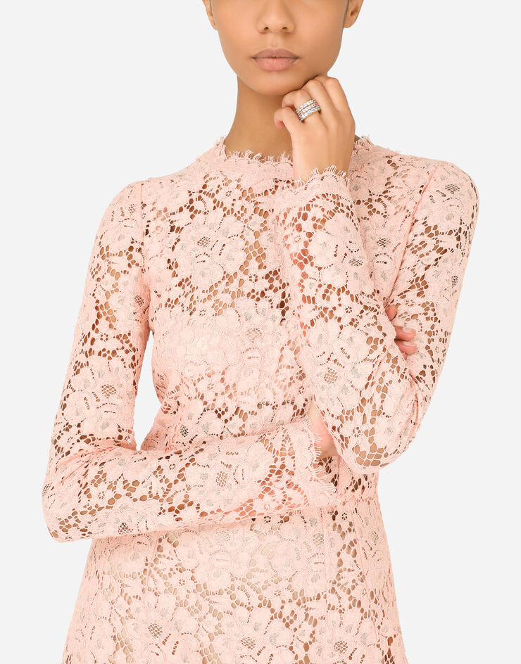 Dolce & Gabbana خاتم تراثي ذهب أصفر عيار 18 قيراط مرصع بياقوت أسود متعدد الألوان ذهبي WRKH2GWMIX1