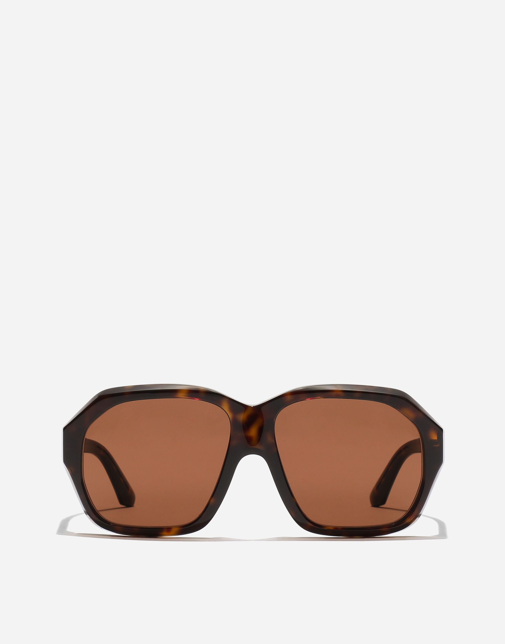 メンズ サングラス：様々なフォルムと色遣い | DG®