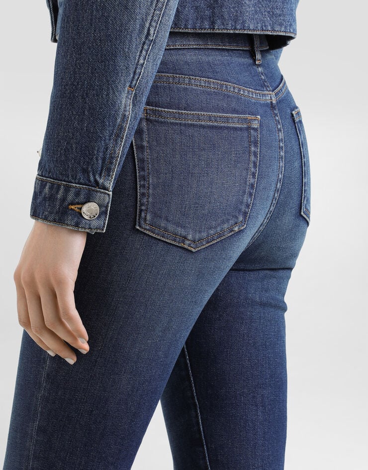 Dolce & Gabbana Pantalon 5 poches en denim à écussons Multicolore FTC67ZG8NY1