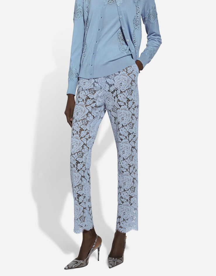 Dolce & Gabbana Pantaloni sartoriali in pizzo cordonetto floreale logato DG Azzurro FTAM2THLM7L