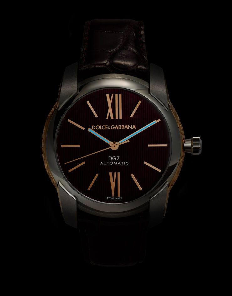 Dolce & Gabbana Reloj DG7 en acero con laterales grabados en oro Burdeos WWEE1MWWS09