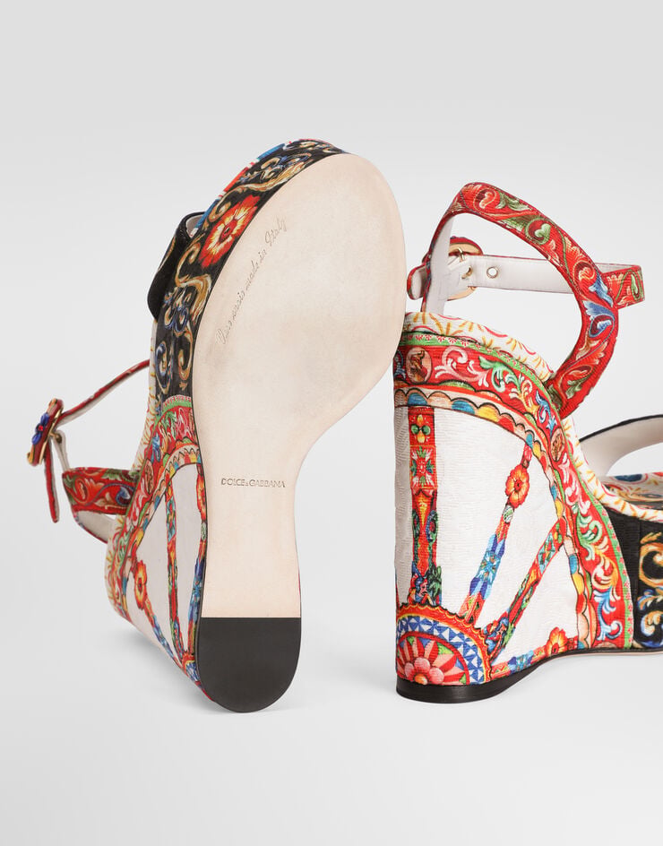 111 Dolce & Gabbana   