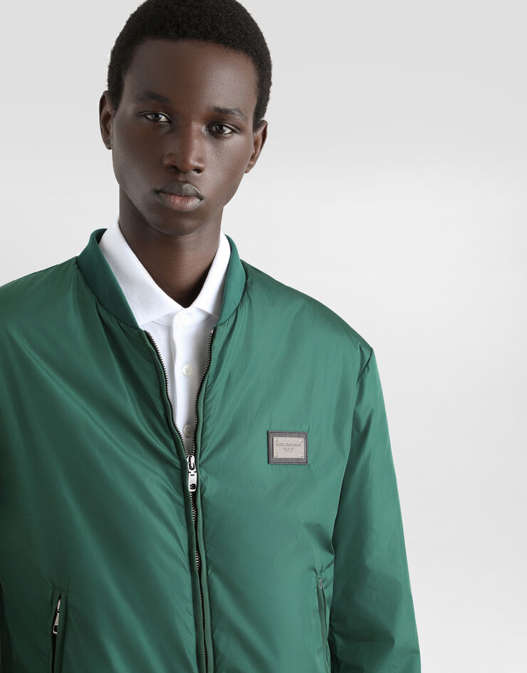 Dolce&Gabbana Nylonjacke mit Logoplakette Mehrfarbig G9ABPTG7F2J