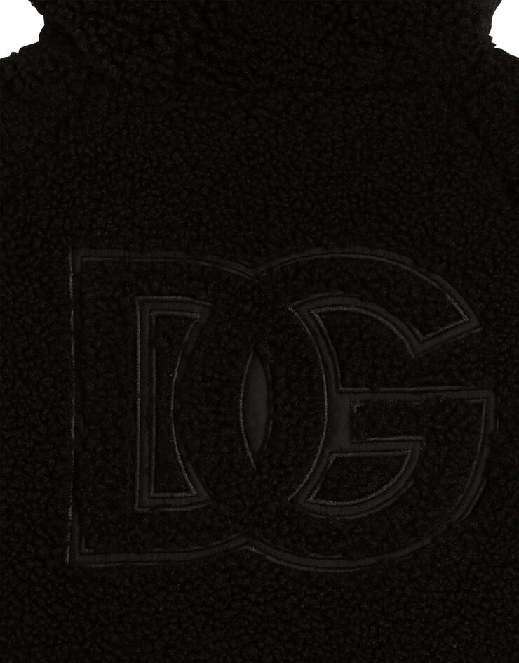 Dolce & Gabbana Jacke aus Kunstfell mit Logoplakette Schwarz L4JB7LFUP7K