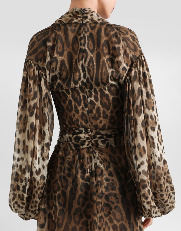 Dolce & Gabbana Kleid aus Chiffon mit Leo-Print Drucken F612JTFS1AR