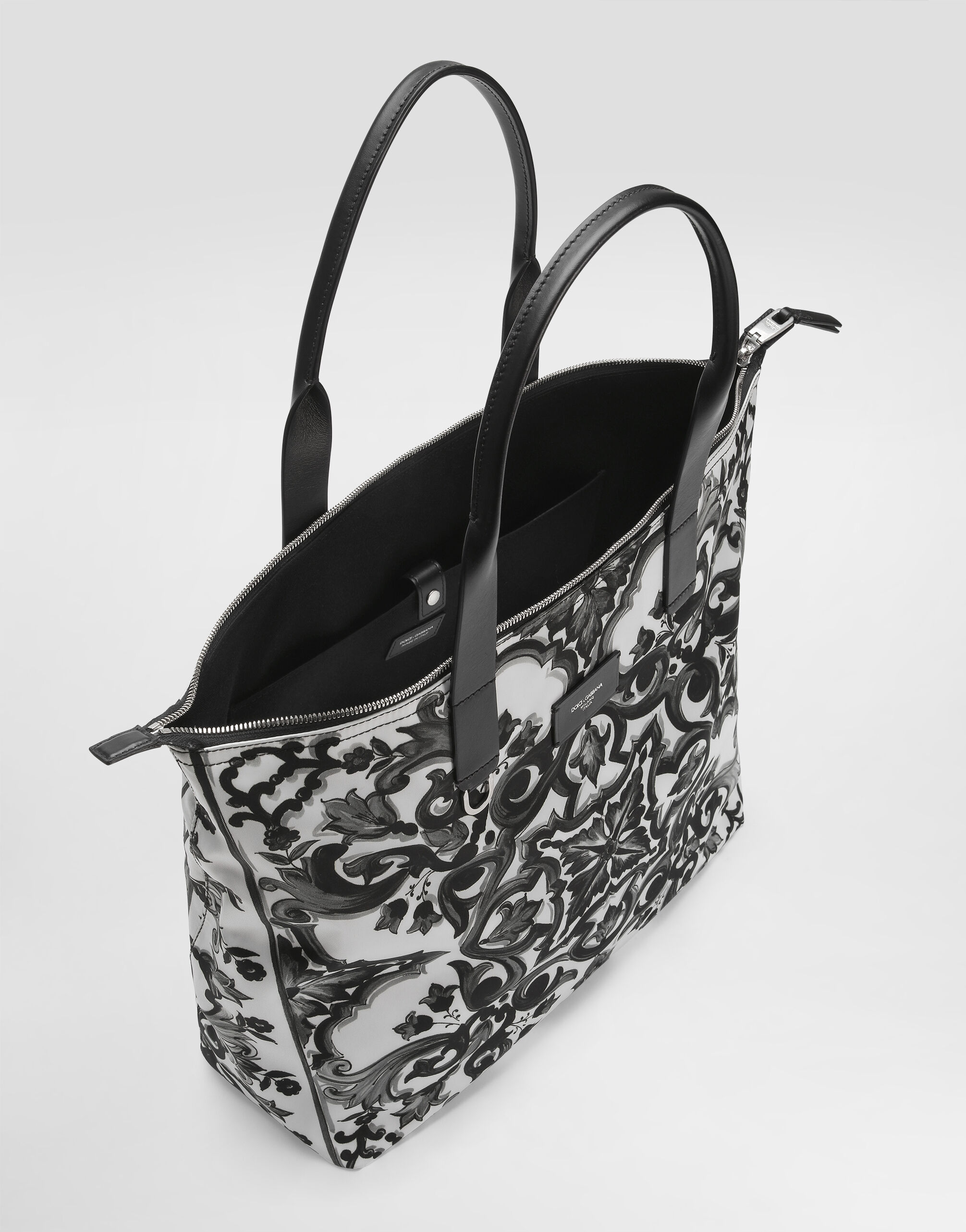 よく見る「芸能人が愛用 Majolica-print nylon shopping bag in Multicolor for Men スカート