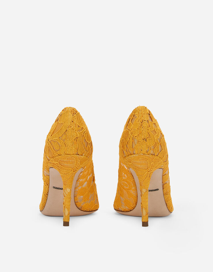 Dolce & Gabbana Zapato de salón rainbow de encaje con broche Amarillo CD0101AL198