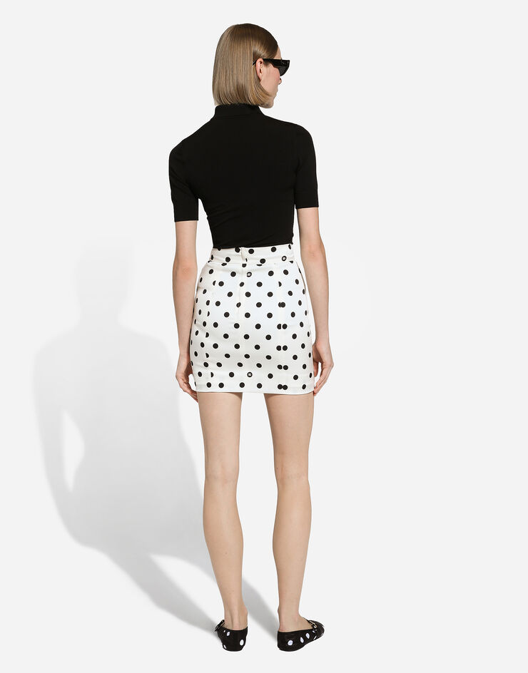 Dolce & Gabbana Short charmeuse skirt with polka-dot print Print F4CWATFSA62