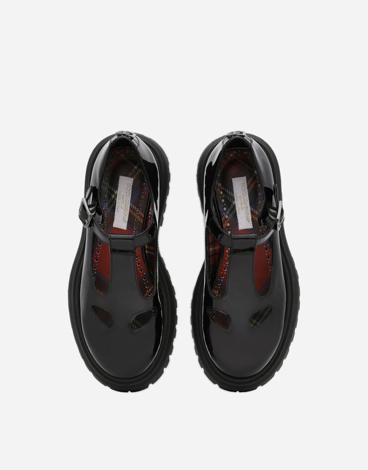 Dolce & Gabbana Zapato de charol en forma de T Negro D11114A1328