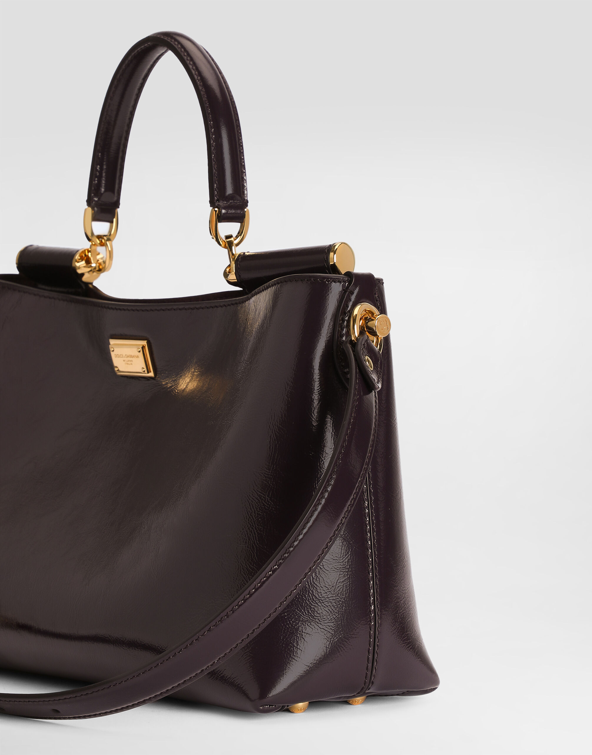 バティ（バーガンディ） Medium Vittoria calfskin handbag in Bordeaux for Women