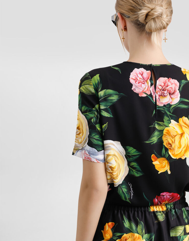 Dolce & Gabbana Bluse aus Seidencharmeuse Pfingstrosen- und Rosenprint Drucken F7AO2TFSA7B