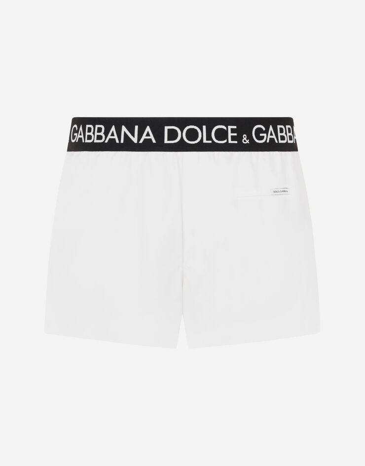 Dolce & Gabbana شورت سباحة قصير بحزام خصر مرن موسوم أبيض M4B44TFUSFW
