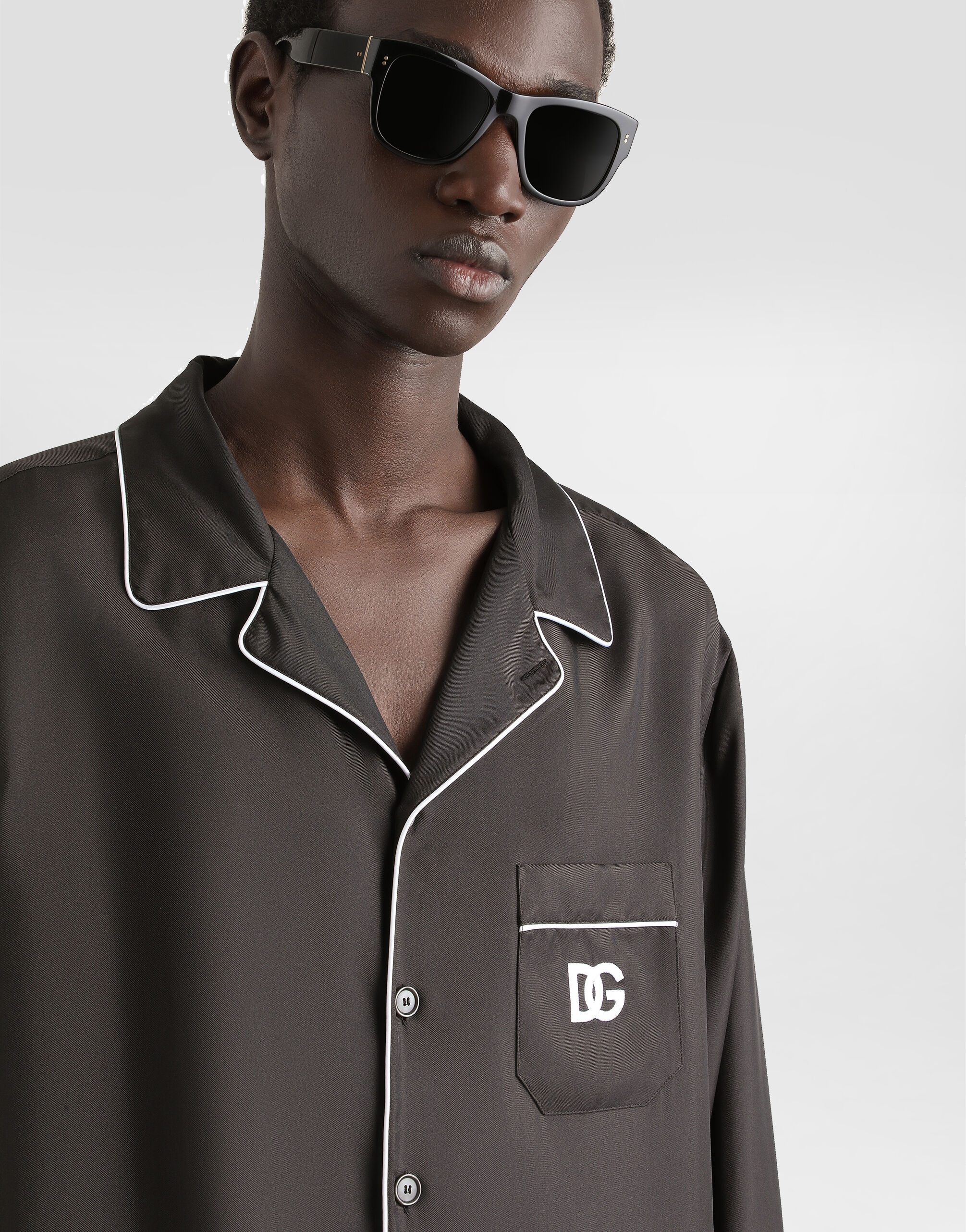 DOLCE＆GABBANA ドルチェ＆ガッバーナ　シャツジャケット　ロゴ　R Blackのメンズ シャツ シルク DGロゴ エンブロイダリーパッチ