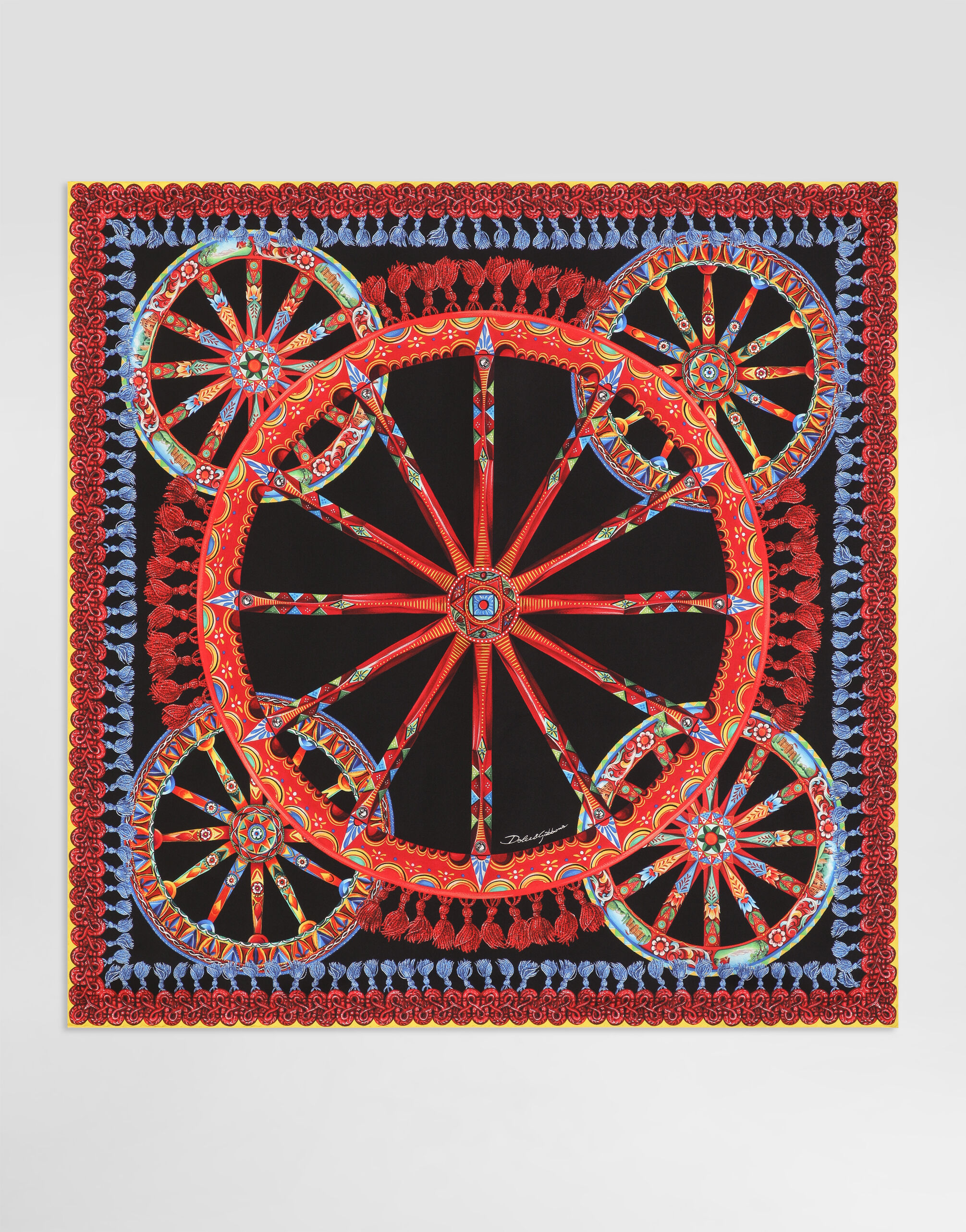 Women's Scarves: in cashmere, silk | Dolce&Gabbana®