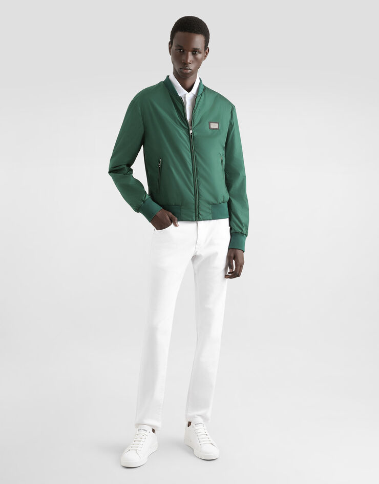 Dolce&Gabbana Nylonjacke mit Logoplakette Mehrfarbig G9ABPTG7F2J