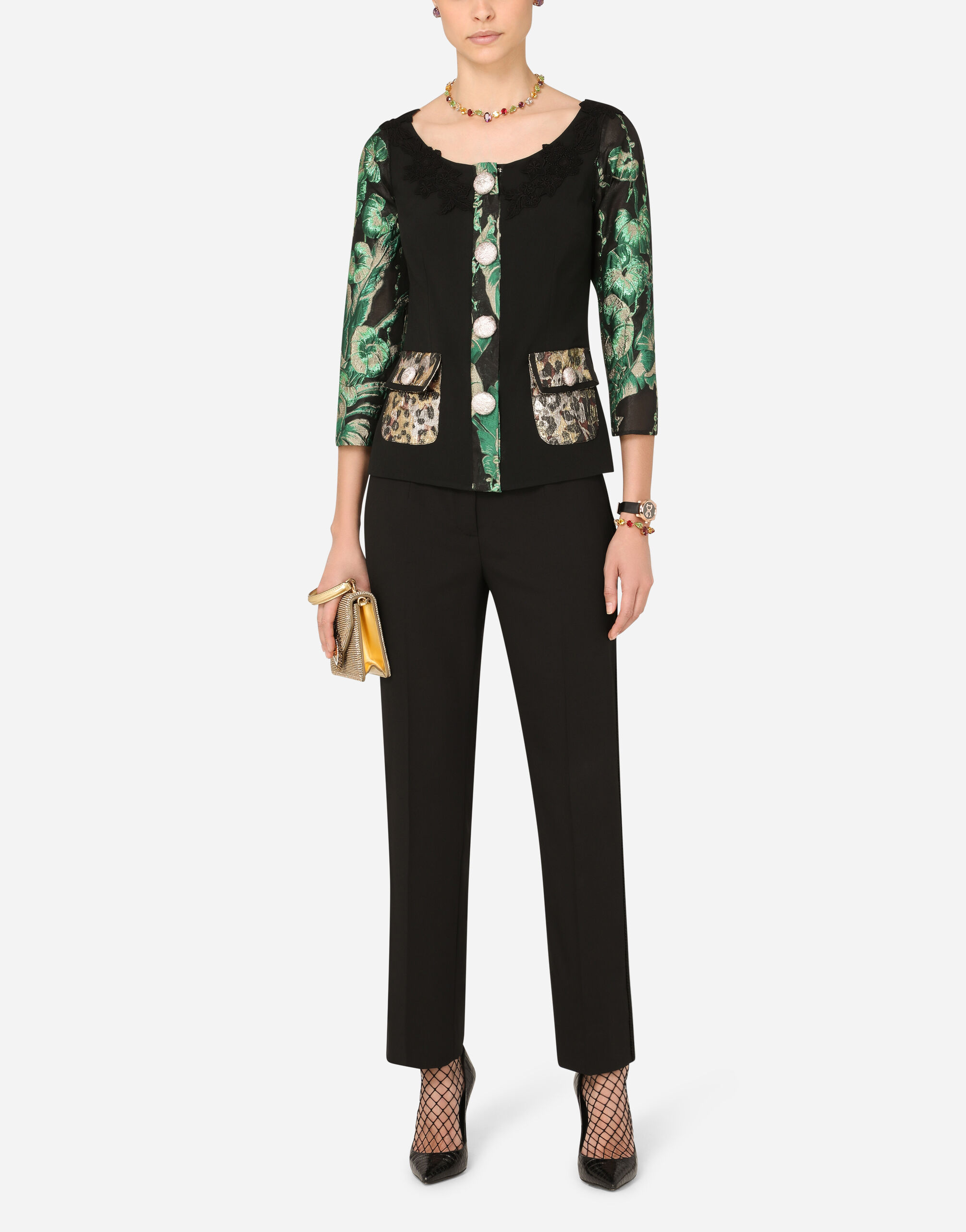 【DOLCE＆GABBANA】ショートキャディジャケット Short quilted jacquard jacket with all-over DG logo in Pink