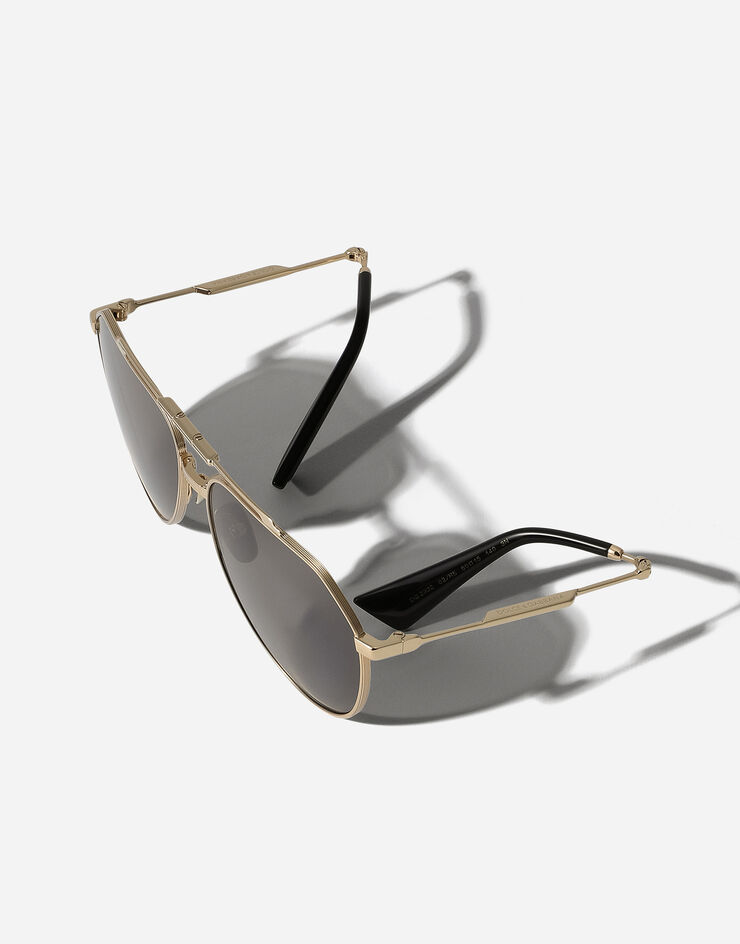 Dolce & Gabbana 「ステファノ」サングラス オペークシルバー VG2302VM2R5