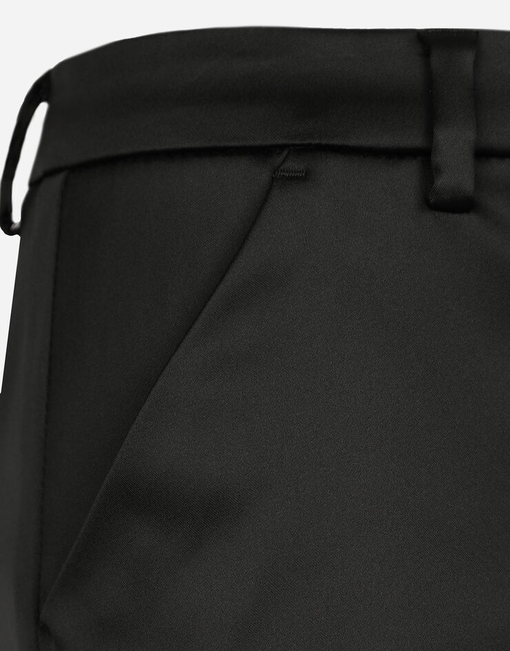 Dolce & Gabbana Kurze Hose aus Satin Black FTC4LTFURHM