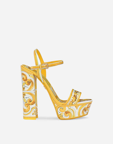 Dolce & Gabbana Sandalia de plataforma en piel de becerro brillante con estampado Maiolica Amarillo CR1741AQ240