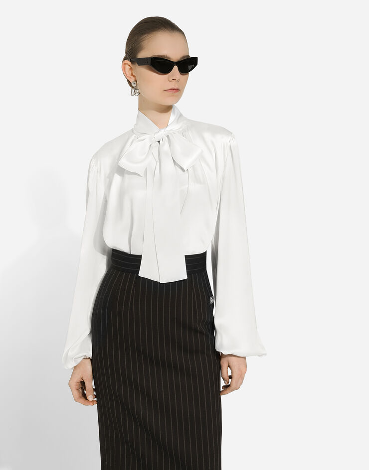 Dolce & Gabbana Silk blouse with pussy-bow Weiss F5P96TFU1NU