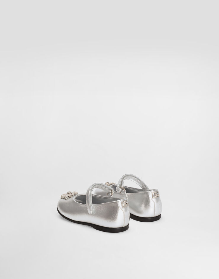 Dolce & Gabbana Bailarina de napa con broche Dolce & Gabbana Bailarina de napa con broche Silver D20108AX261