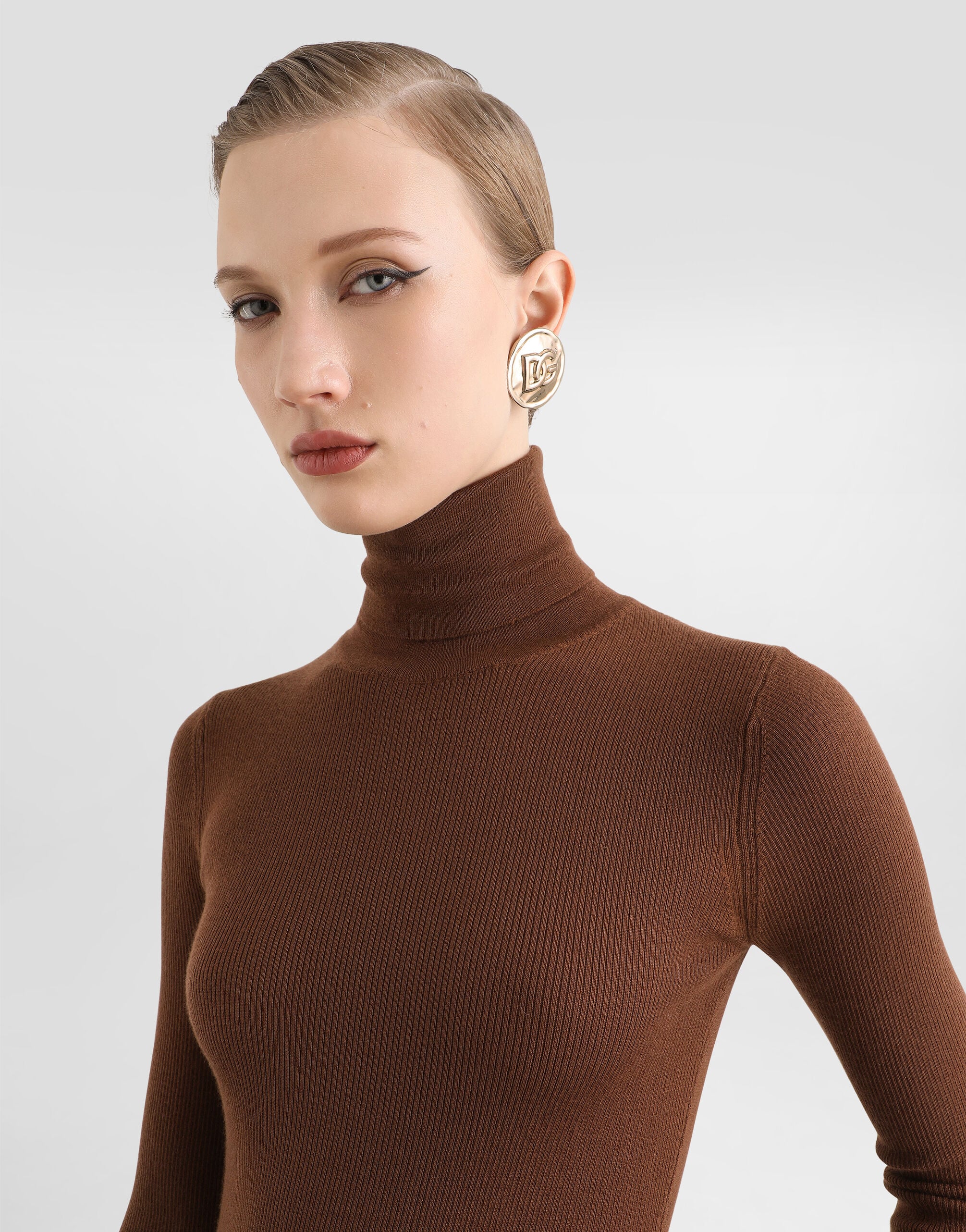 Ribbed cashmere turtleneck pullover - thumbnail 2