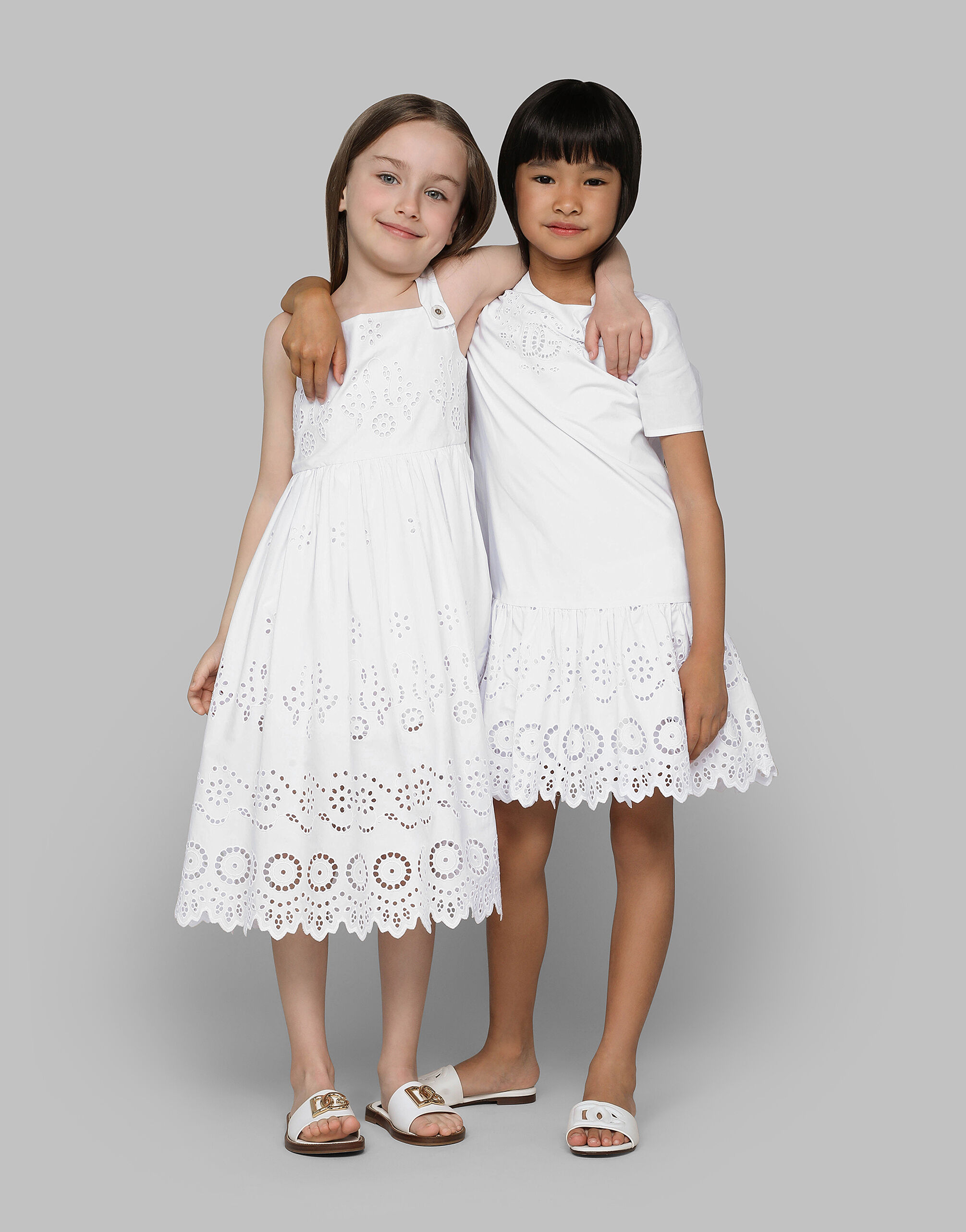 Vestido de popelina y encaje ingles en Blanco de Nina Dolce Gabbana