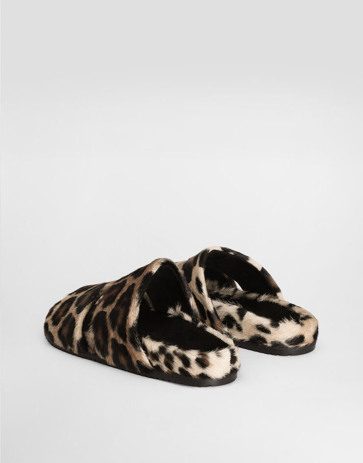 Dolce & Gabbana Sandalias DG Casual en piel de cabra kid con estampado leopardo Multicolor A80574A0087
