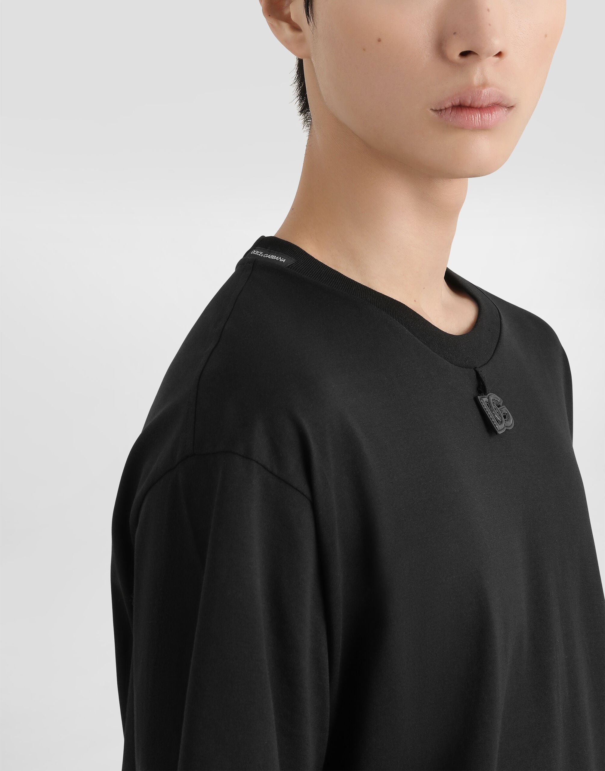 Cotton t-shirt with patch in Black for Men | Dolce&Gabbana® US