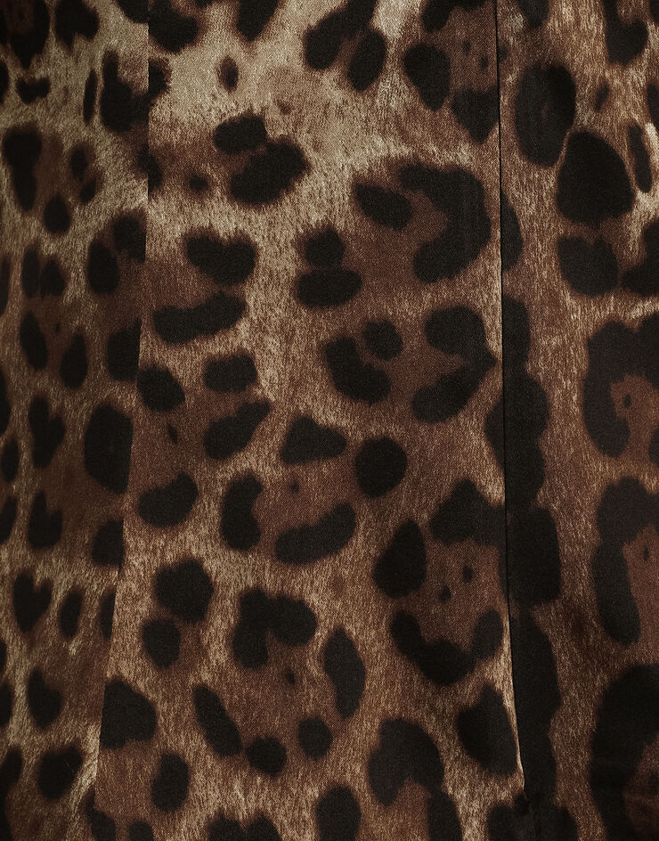 Dolce & Gabbana Top de raso con estampado de leopardo y aplicaciones de encaje Estampado Animalier F72K9TFSAXY