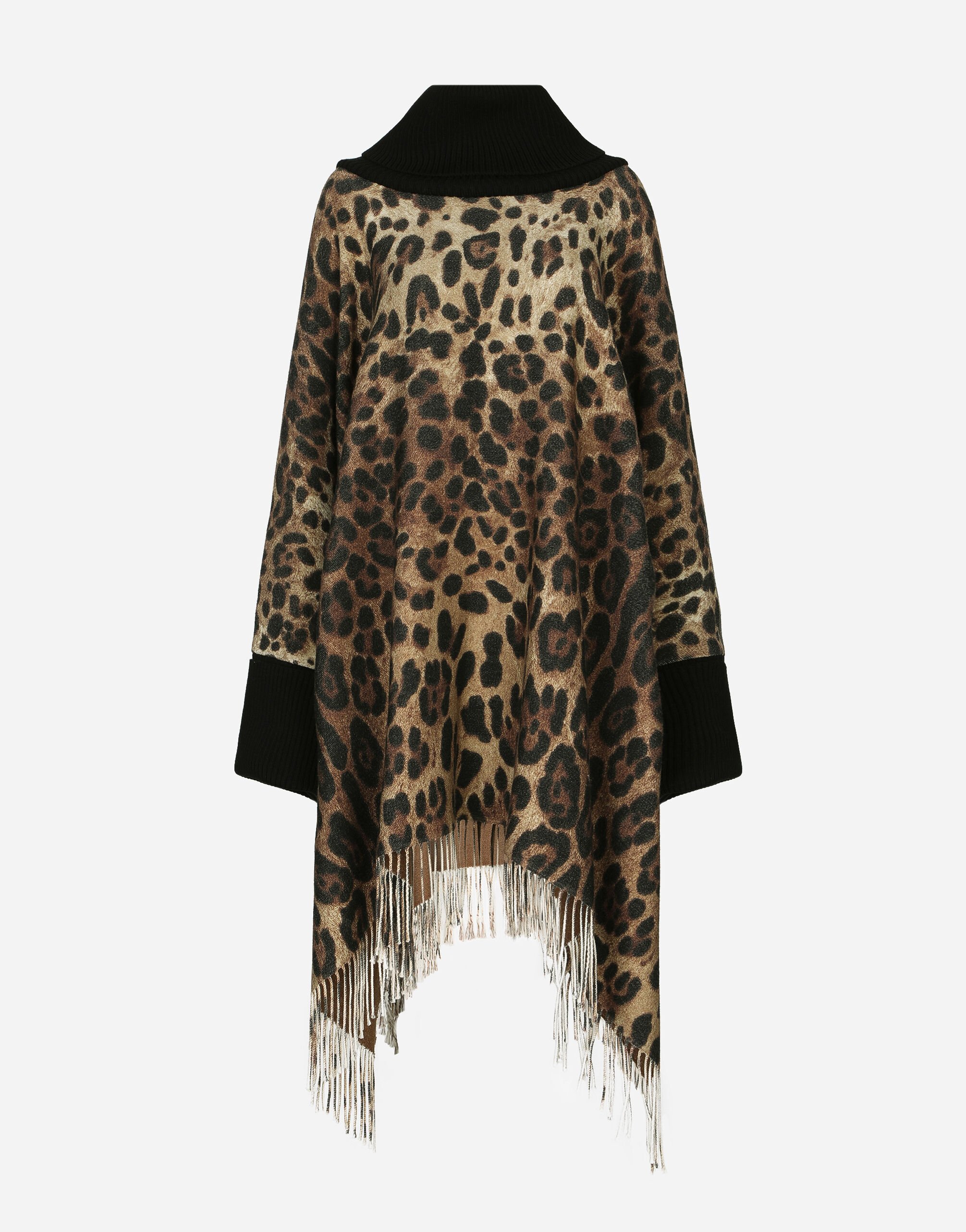 ポンチョ・ケープ Dolce & Gabbana Jacquard logo poncho Wool turtle-neck poncho with DG logo inlay in Azure for