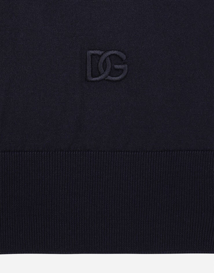 Dolce & Gabbana سترة حرير بياقة دائرية وتطريز DG أزرق GXX03ZJBSF8