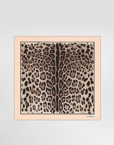 Dolce & Gabbana KIM DOLCE&GABBANA Tuch 70 x 70 aus Twill mit Leopardenmuster-Aufdruck Animal-Print FN092RGDBQC