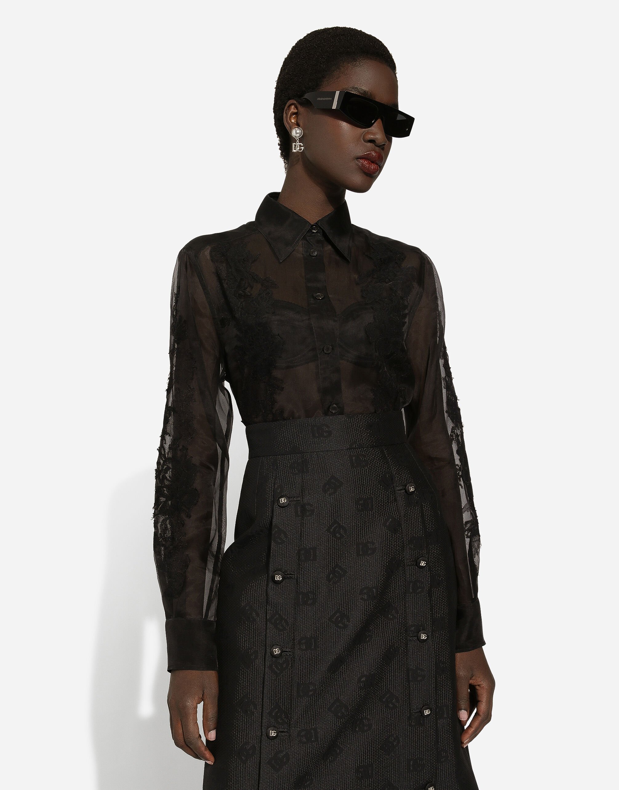 DOLCE & GABBANA ブラックレースシャツ Dolce & Gabbana セミシアー フローラルレース シャツ