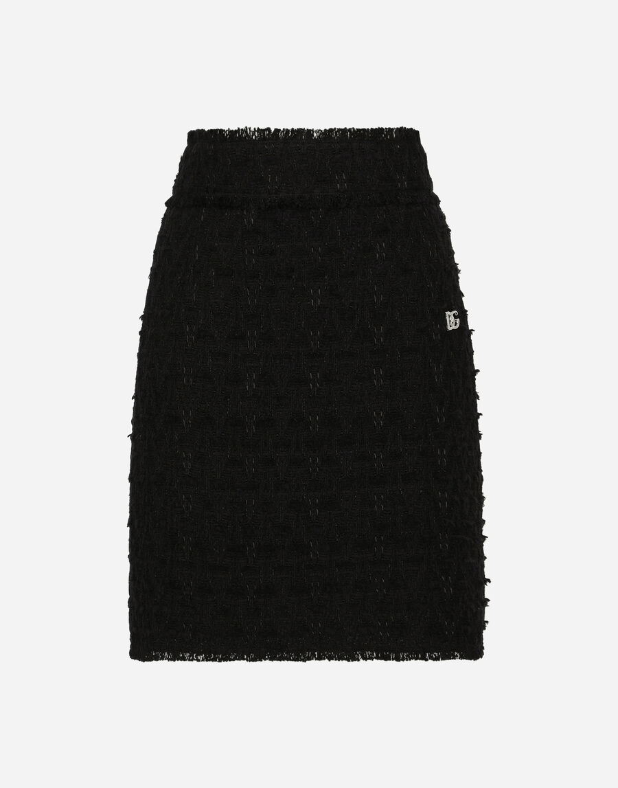 Rush-stitch skirt with side slit