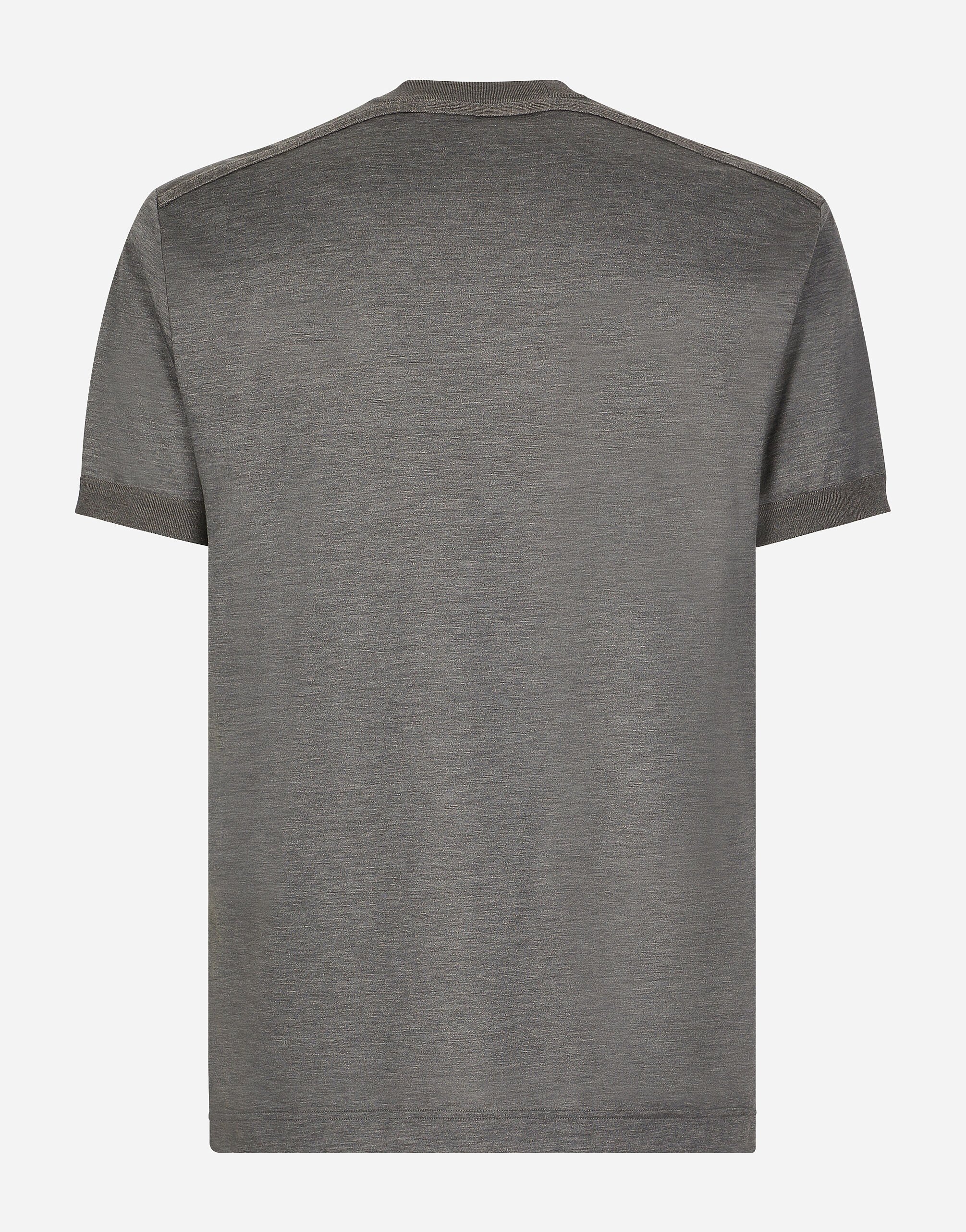 Tシャツ・カットソー DOLCE & GABBANA Men T-shirt Grey G8SH7TG7020 S8290 Silk round-neck T-shirt in Grey for Men | Dolce&Gabbana® US