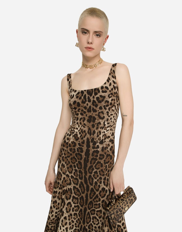 Dolce&Gabbana Vestido longuette de cady con estampado de leopardo Estampado Animalier F6CPUTFSRKI