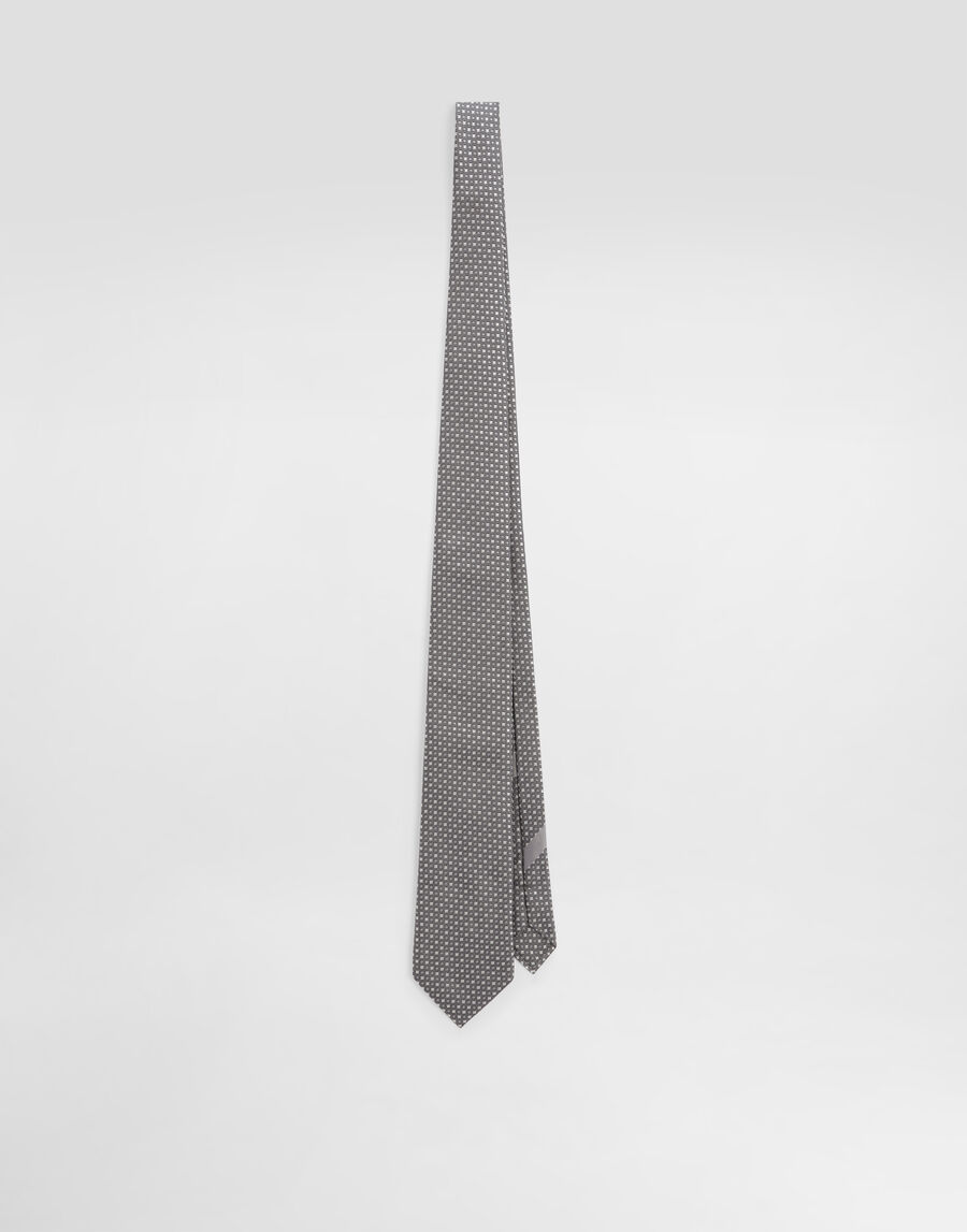 Micro-design jacquard tie