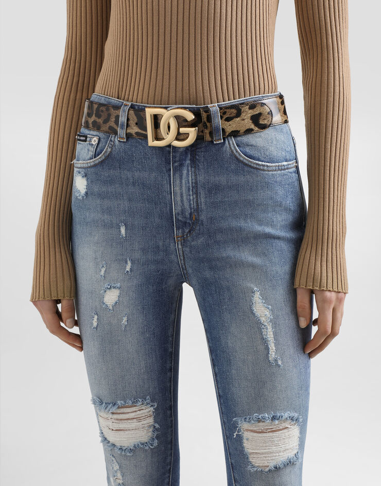 Dolce & Gabbana  Cinturón en piel de becerro brillante con estampado de leopardo con logotipo DG Estampado Animalier BE1446AM568