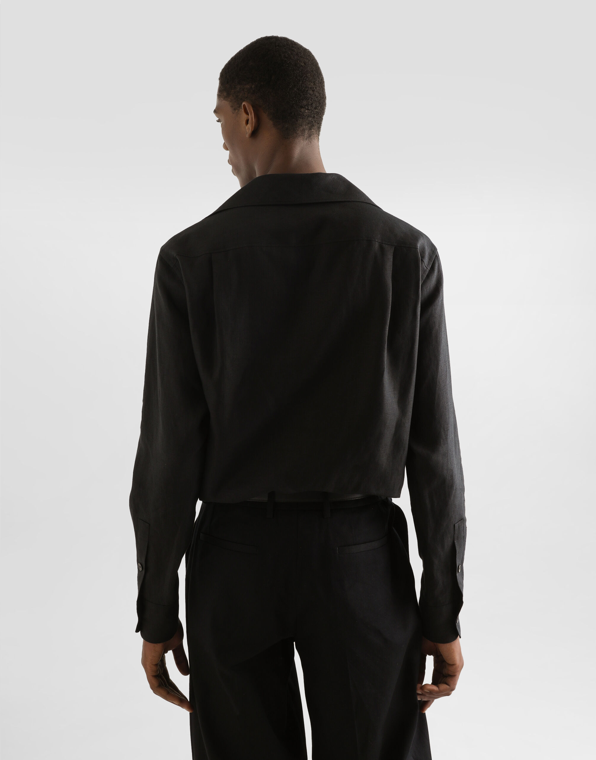 Three-button long-sleeved linen shirt in Black for Men