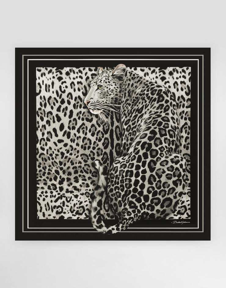 Dolce & Gabbana وشاح فولار من تويل حريري بطبعة فهد (90x90) مطبعة FN090RGDCUV