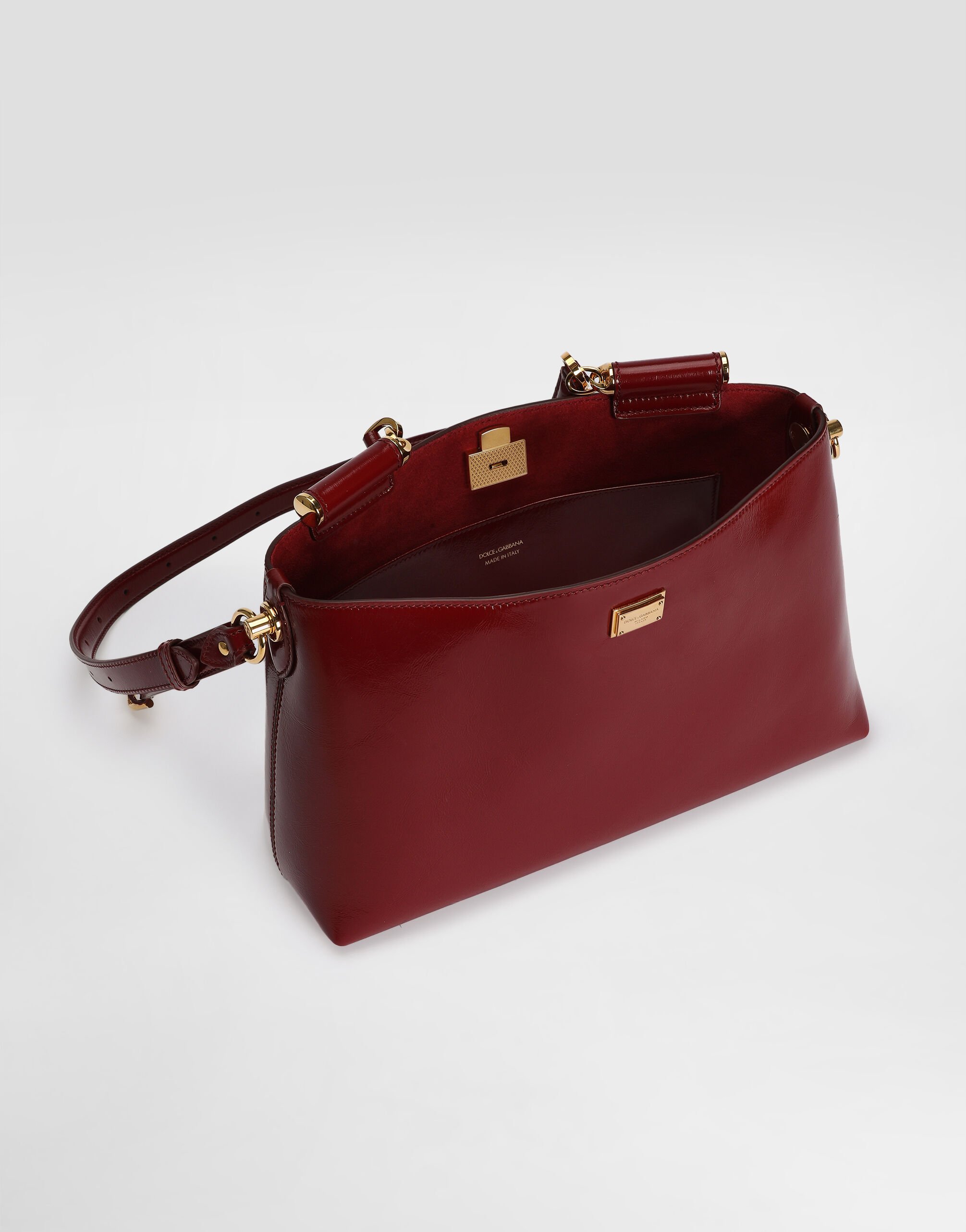 Medium Vittoria calfskin handbag in Red for Women | Dolce&Gabbana®