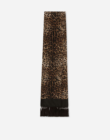 Dolce&Gabbana وشاح حريري بطبعة فهد وشراشيب طبعة جلود الحيوانات GQ214EG0THV