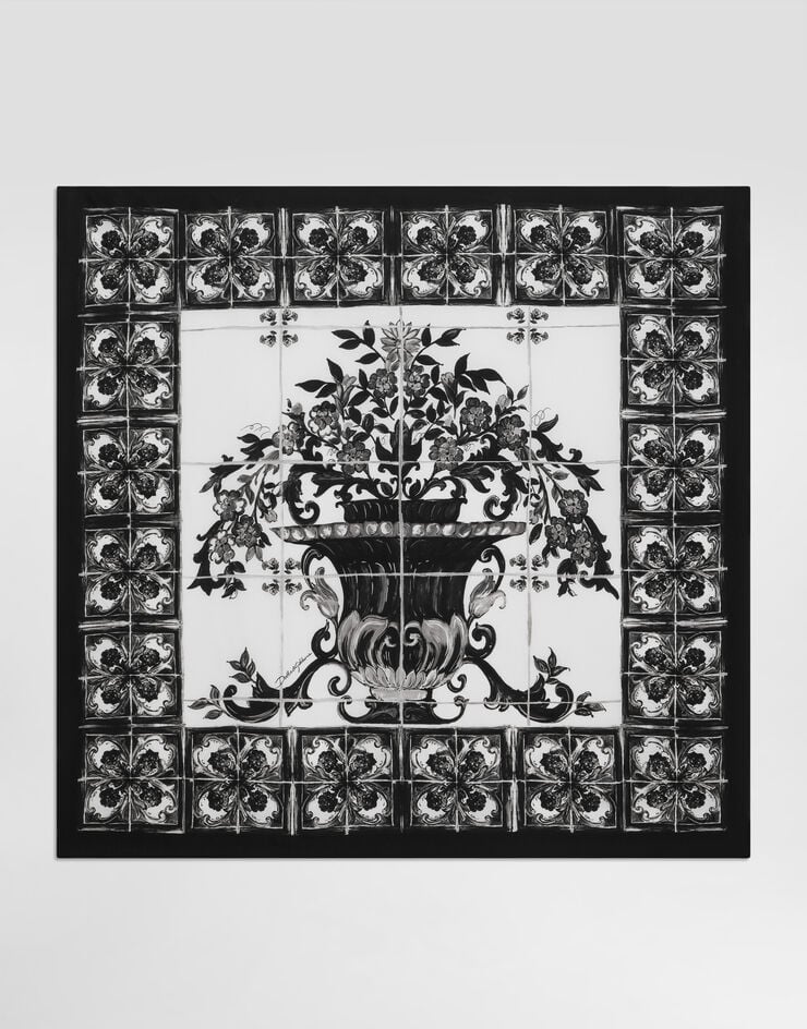 Dolce & Gabbana Foulard 70 x 70 en soie à imprimé majoliques Multicolore GQ348EG0WUR